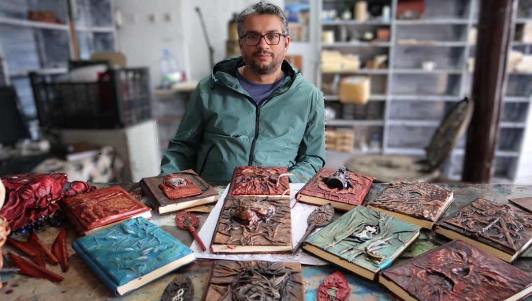 Bir ilde bu işi yapan tek kişi: Deri kullanarak sanata dönüştürüyor