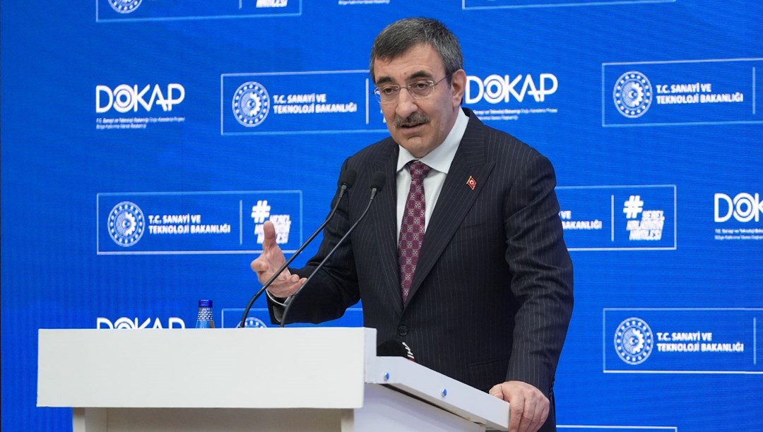 Cevdet Yılmaz'dan ekonomi mesajları: Temel önceliğimiz enflasyonu düşürmek