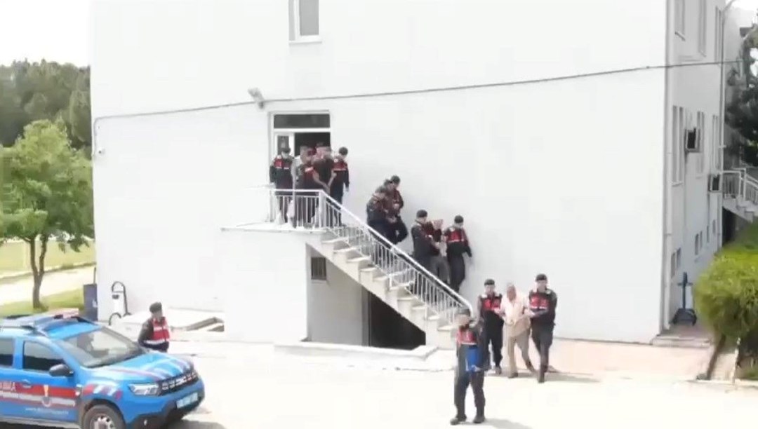 Çiftçilere senet imzalattırıp borçlandıran suç örgütlerine operasyon: 11 gözaltı