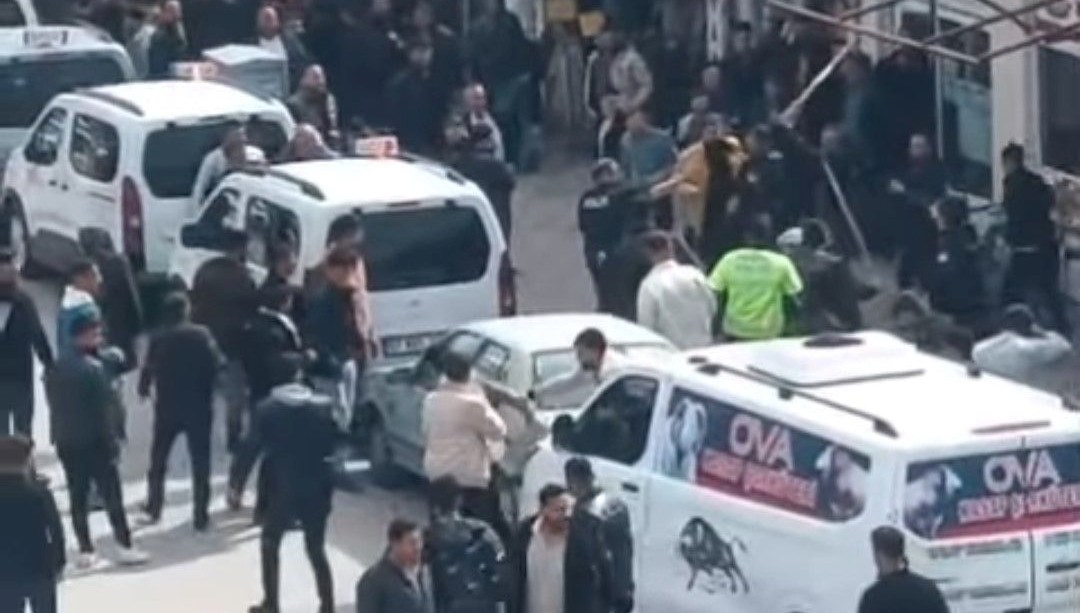 Erciş'te taşlı sopalı kavga: 7 kişi gözaltına alındı