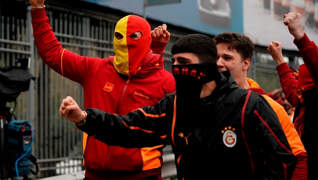 Galatasaray taraftarı derbi için Kadıköy'de