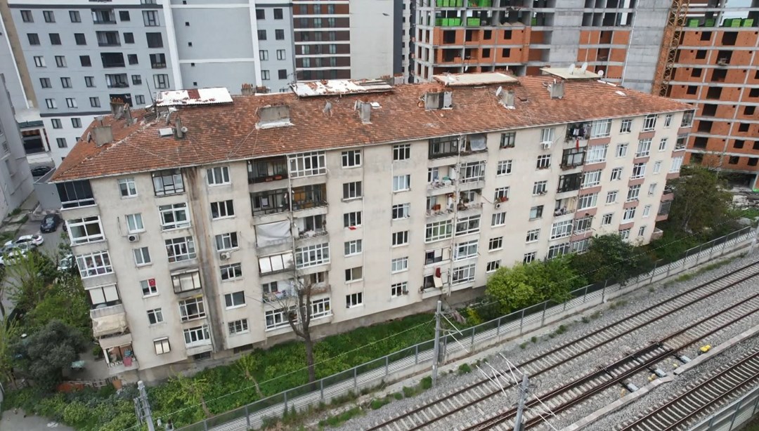 İstanbul'da deprem nedeniyle yaralanan 28 kişinin tedavisi sürüyor