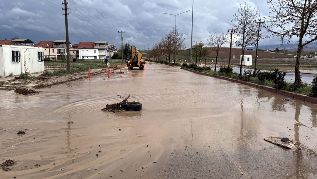 Kırıkkale'de sağanak su baskınlarına neden oldu