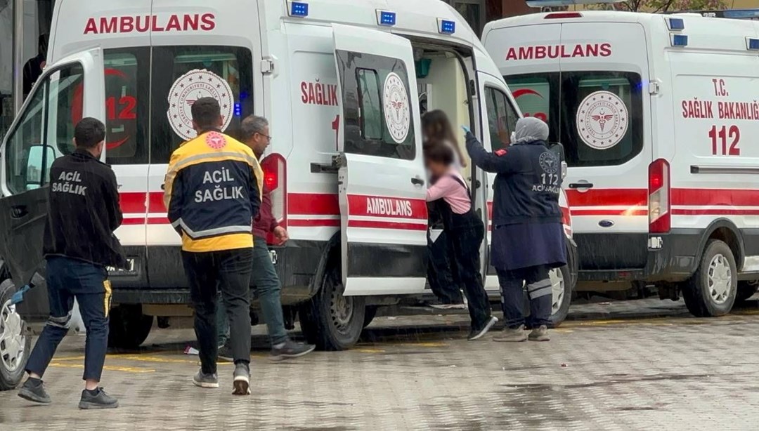Okul önünde bir kişi şeker dağıttı,15 öğrenci zehirlendi