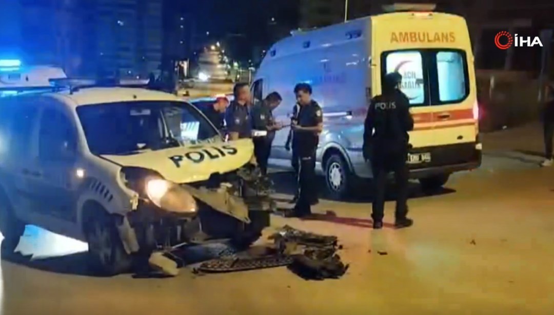 Ankara'da hafif ticari araç ile polis aracı çarpıştı
