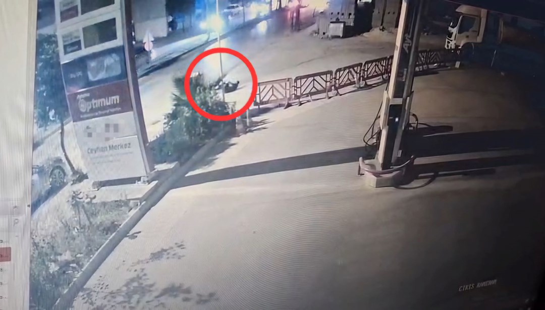 Eski kocasını sokakta ayağından vurdu