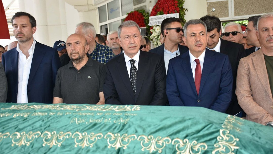 Hulusi Akar'ın acı günü: Kayınvalidesinin cenaze törenine katıldı