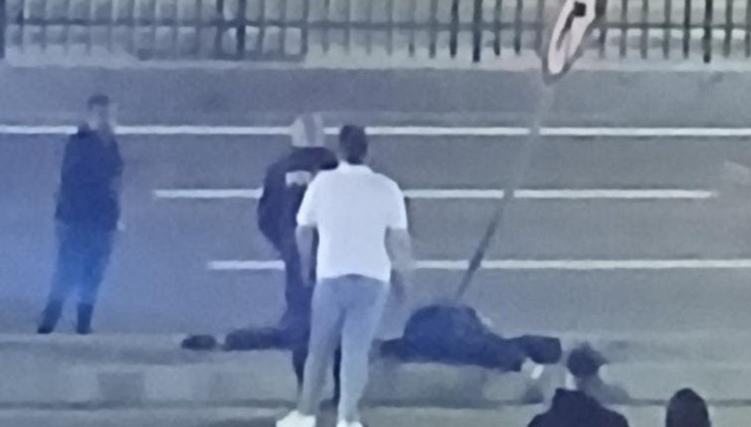 Motosiklet trafik levhasına çarptı: 2 ölü