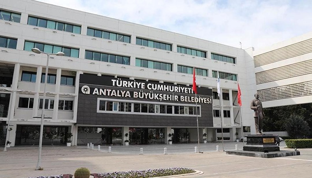 Antalya'da belediyeye 195 milyonluk rüşvet operasyonu: Döviz bürosu ile kuyumculara kayyum istendi