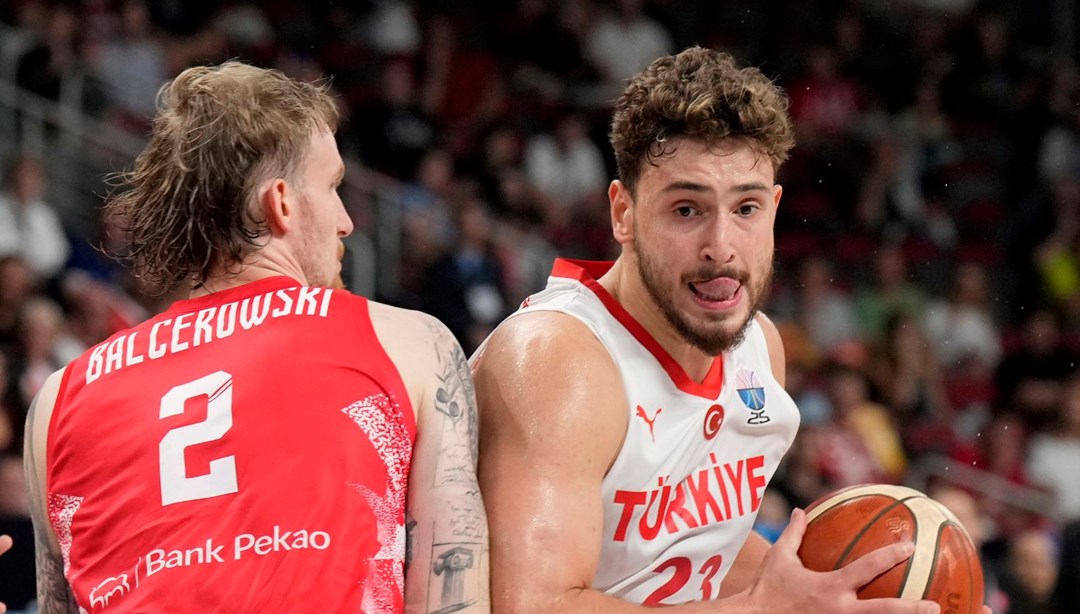 12 Dev Adam tarih yazdı: Milliler, EuroBasket'te yarı finalde!