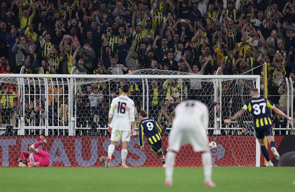 Fenerbahçe, Stuttgart'ı devirdi: Avrupa Ligi'nde üst üste 2