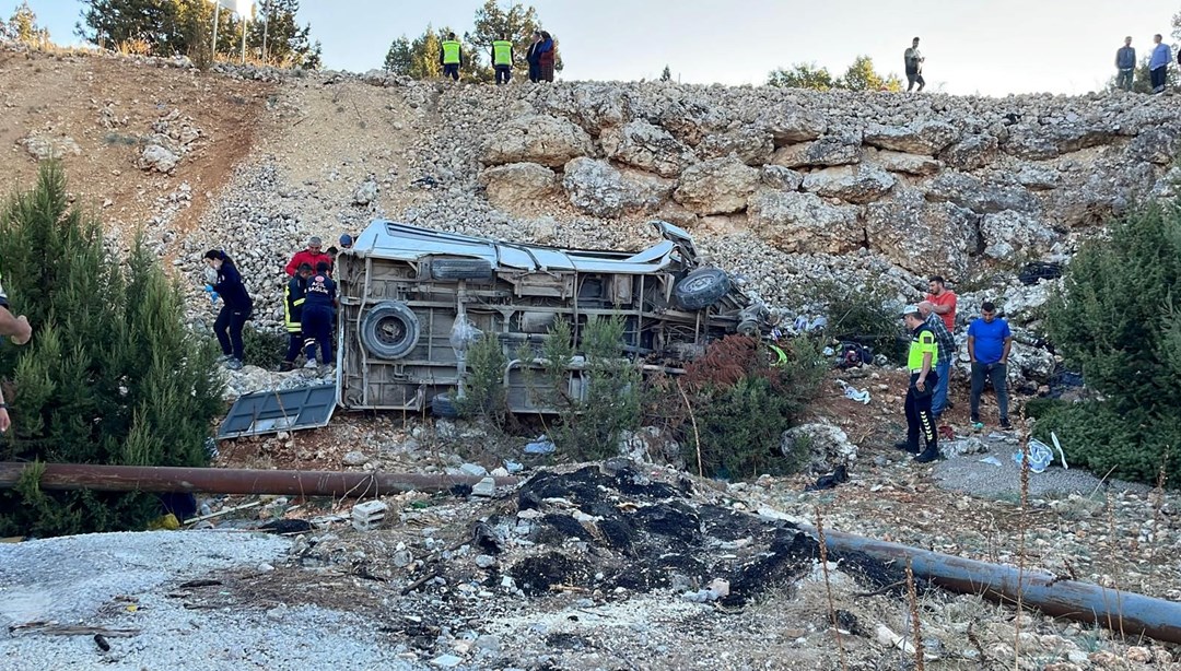 Mersin'de işçileri taşıyan servis kaza yaptı: Dört ölü, 14 yaralı