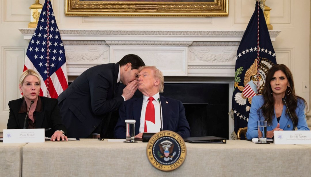 Trump'a toplantıyı erken sonlandıran not: Rubio kulağına fısıldayarak verdi
