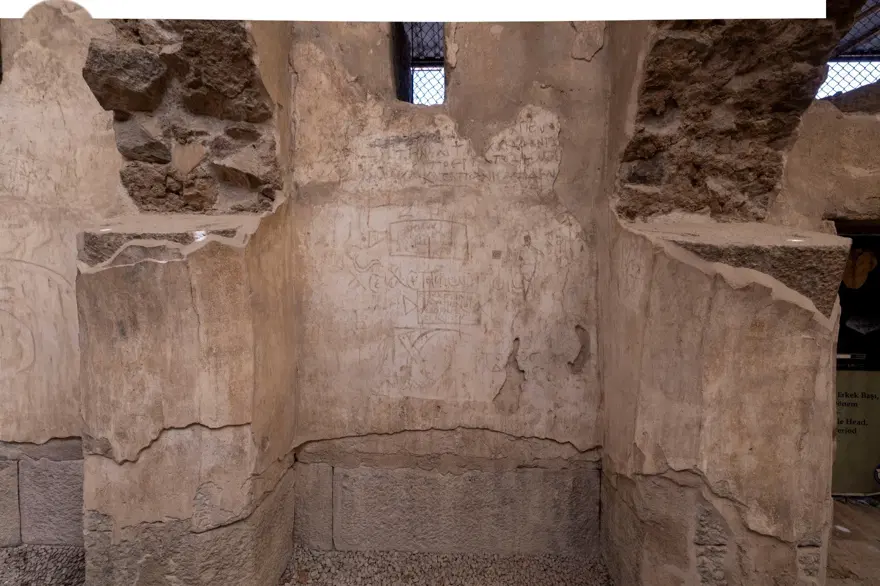 AA-20260831-42349166-42349151-IZMIRDEKI_SMYRNA_ANTIK_KENTINDE_UC_YENI_MEKAN_VE_DUVAR_RESIMLERI_BULUNDU-721063