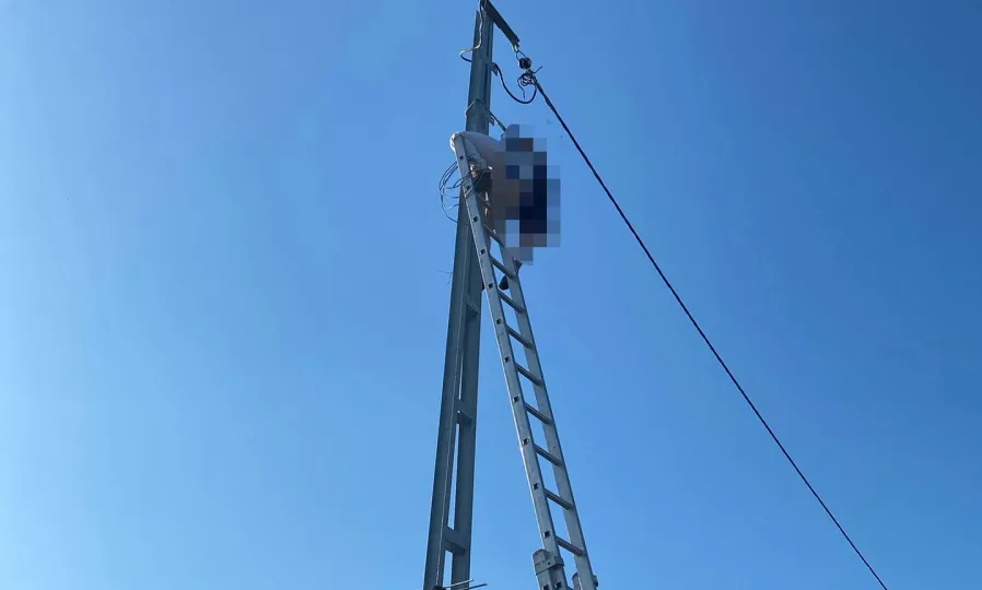 Sakarya Kocaali’de Elektrik Direğinde Korkunç Ölüm: Tamir İçin Çıktı, Akıma Kapıldı