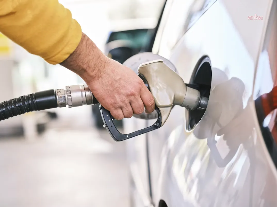 Motorine Salı Günü 6,62 TL Zam Bekleniyor: Litre Fiyatı 100 TL Rekoruna Yaklaşıyor