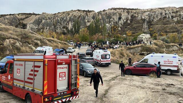 KAPADOKYA'DA PERİBACASI YIKILDI: ÖLÜ VE YARALILAR VAR