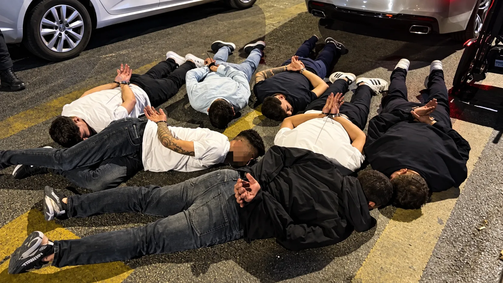 Polis otobüsünü takip eden 8 kişi yakalandı: 20 ildeki suç örgütü operasyonunda 178 gözaltı